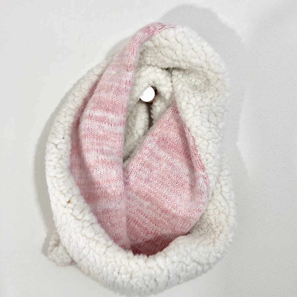 ABERCROMBIE KIDS Infinity Scarf Pink Sherpa OS